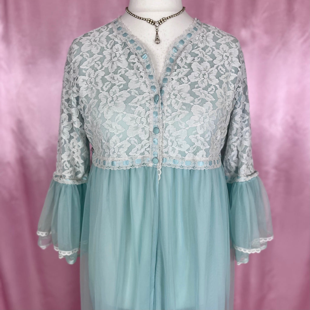 1960s Blue lace peignoir, unbranded, size 16