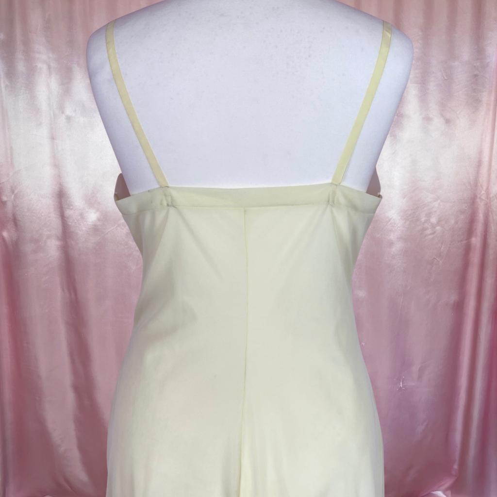 1970s Pale yellow negligee, unbranded, size 8