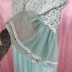 1960s Blue lace peignoir, unbranded, size 16